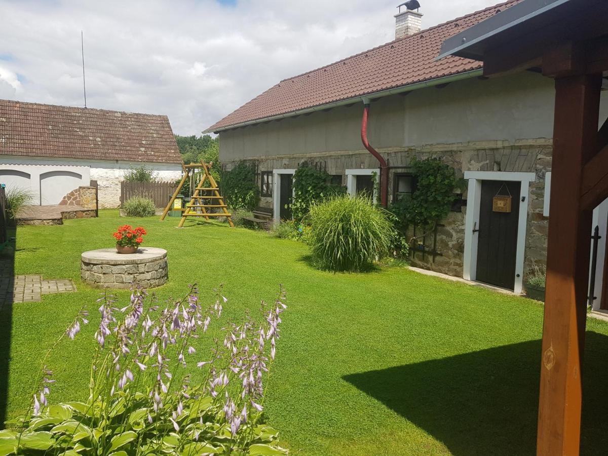 Penzion U Polenů Třeboň Exterior foto