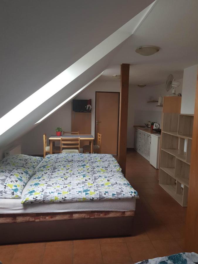 Penzion U Polenů Třeboň Exterior foto